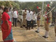 Minister Seethakka Receives Protocol Salute: నక్సలైట్ గా మొదలై, మంత్రిగా సెల్యూట్ అందుకునే దాకా..!