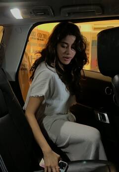 Anshula Kapoor Birthday: सौतेली बहन अंशुला की बर्थडे पार्टी के लिए भाई अर्जुन के घर पहुंचीं जाह्नवी और खुशी, बोनी कपूर भी साथ में हुए स्पॉट