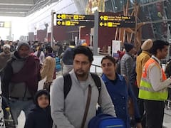 Delhi: सफर पर पड़ा कोहरे का असर, ट्रेन की रफ्तार हुई धीमी तो फ्लाइट को किया गया डायवर्ट