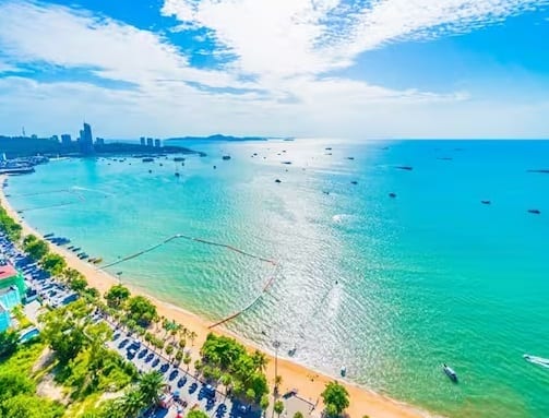 આ પેકેજમાં તમને 3 સ્ટાર હોટલમાં ડબલ અને ટ્રિપલ શેરિંગમાં રહેવાની સુવિધા મળી રહી છે. આ પ્રવાસ દરમિયાન અંગ્રેજી બોલતા ટૂર ગાઇડ પણ તમારી સાથે રહેશે.