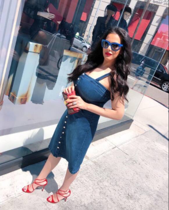 त्रिशाला अब अपने बिजी शेड्यूल से टाइम निकाल कर वर्कआउट जरूर करती हैं. उन्होंने अपने इंस्टाग्राम पर एक से बढ़कर एक फोटो पोस्ट की हुई है. इन फोटोज में वो अपने परफेक्ट फिगर को फ्लॉन्ट करती नजर आती हैं.