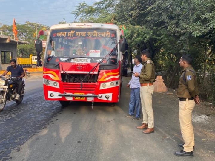 MP Transport department in action after Guna accident RTO caught 62 buses in CM Mohan Yadav's Ujjain ANN Madhya Pradesh: गुना हादसे के बाद हरकत में आया परिवहन विभाग, CM मोहन यादव के गृह जिले में RTO ने पकड़ी 62 बसें