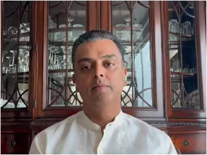 with 10 former corporators 25 Congress official Milind Deora likely to join Shinde group mumbai south central lok sabha constituency thackeray group Maharashtra Mumbai Politics Milind Deora: काँग्रेसला मुंबईत मोठं खिंडार? 10 माजी नगरसेवक, 25 पदाधिकाऱ्यांसह मिलिंद देवरा शिंदे गटात प्रवेश करण्याची शक्यता