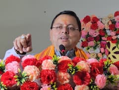 मथुरा के दो दिवसीय दौरे पर पहुंचे सीएम धामी, गोवर्धन में गिरिराज महाराज के किए दर्शन