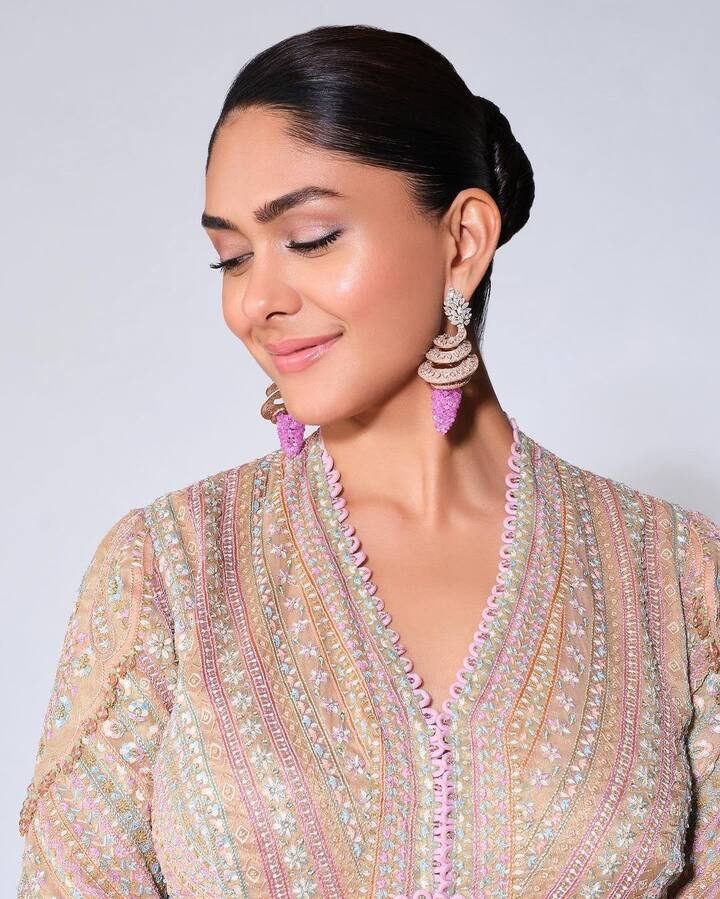અભિનેત્રીએ પોતાના ઈન્સ્ટાગ્રામ પર આ શાનદાર તસવીરો શેર કરી છે.
