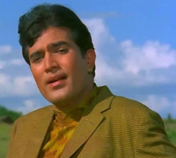 उस वक्त राजेश खन्ना के पास हर तरह का ऐशो आराम था, लेकिन वो अकेलेपन का शिकार होने लगे थे. उस दौरान एक्टर इस कदर अंधेरे में चले गए कि उन्होंने खुद को सबसे दूर कर लिया था.