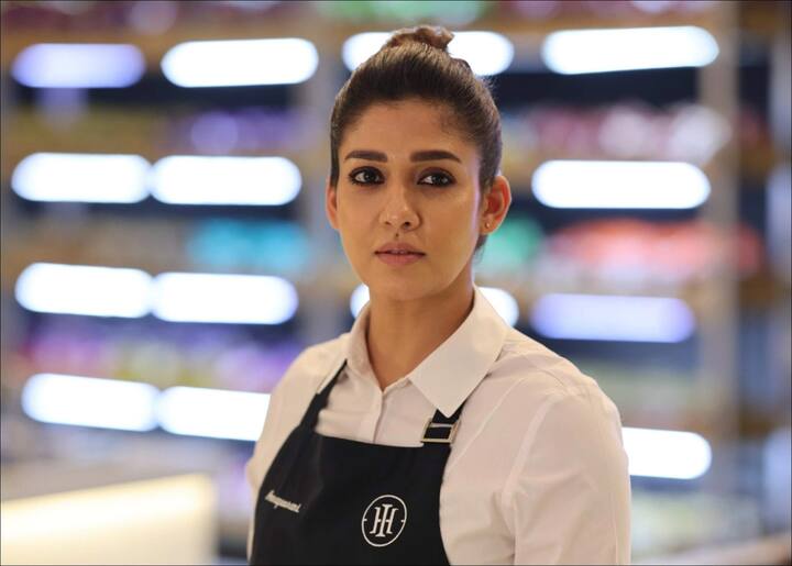 அன்னபூரணி : நிலேஷ் கிருஷ்ணா இயக்கத்தில் நயன்தாரா, ஜெய், சத்யராஜ் உள்ளிட்டோரின் நடிப்பில் டிசம்பர் 1ம் தேதி வெளியானது. செஃப் ஆக வேண்டும் என்ற அன்னபூரணியின் ஆசை நிறைவேறியதா என்பது தான் கதைக்களம். இது நயன்தாராவின் 75வது படம். மக்களின் வரவேற்பை பெற்ற இப்படம் டிசம்பர் 29ம் தேதி நெட்ஃப்ளிக்ஸ் தளத்தில் வெளியாகிறது.