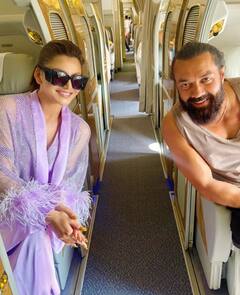 न्यू ईयर से पहले Bobby Deol ने फैंस को दिया खास तोहफा, Urvashi Rautela संग बड़े पर्दे पर धमाल मचाने के लिए तैयार हैं एक्टर