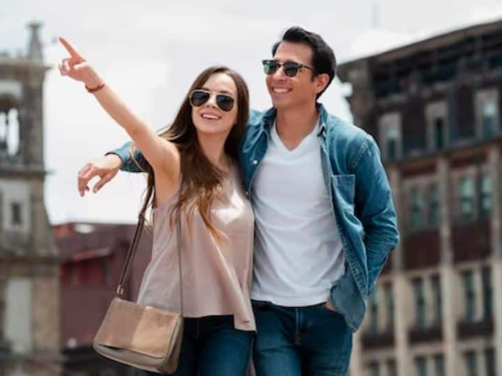 रोज़ाना नियम से दोनों एक-दूसरे के लिए वक्त निकालें. इससे एक-दूसरे को बेहतर तरीके से जानने में हेल्प होगी.