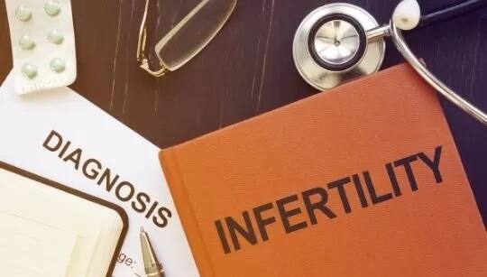 Infertility Problems: બાળક ન હોવું એટલે વંધ્યત્વની સ્થિતિ કયારેક દંપતિને અધુરપનો અહેસાસ કરાવે છે. હાલમાં જ એક એવી બીમારી વિશે જાણવા મળ્યું છે, જેના કારણે મહિલાઓમાં સંતાન ન થવાની સમસ્યા વધી રહી છે.