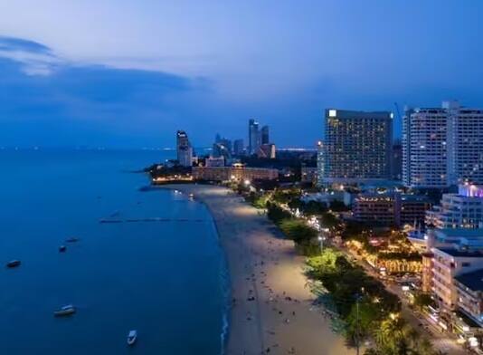 થાઈલેન્ડના આ પેકેજમાં તમારે સિંગલ શેરિંગ માટે પ્રતિ વ્યક્તિ 56,845 રૂપિયા ચૂકવવા પડશે. ડબલ શેરિંગમાં 48,470 રૂપિયા અને ટ્રિપલ શેરિંગમાં 48,470 રૂપિયા પ્રતિ વ્યક્તિ વસૂલવા પડશે.