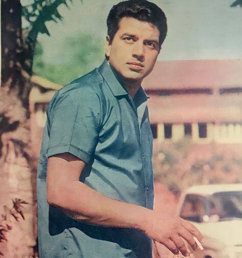 ਪਰ ਕਿਤੇ ਨਾ ਕਿਤੇ ਧਰਮਿੰਦਰ ਦੇ ਮਨ 'ਚ ਇਹ ਮਲਾਲ ਵੀ ਸੀ ਕਿ ਉਨ੍ਹਾਂ ਨੂੰ 'ਆਨੰਦ' ਵਰਗੀ ਫਿਲਮ 'ਚ ਕੰਮ ਕਰਨ ਦਾ ਮੌਕਾ ਨਹੀਂ ਮਿਲਿਆ। ਖੈਰ ਇਸ ਤੋਂ ਬਾਅਦ ਵੀ ਧਰਮਿੰਦਰ ਨੇ ਰਾਜੇਸ਼ ਖੰਨਾ ਮੁਕਾਬਲਾ ਜਾਰੀ ਰੱਖਿਆ।