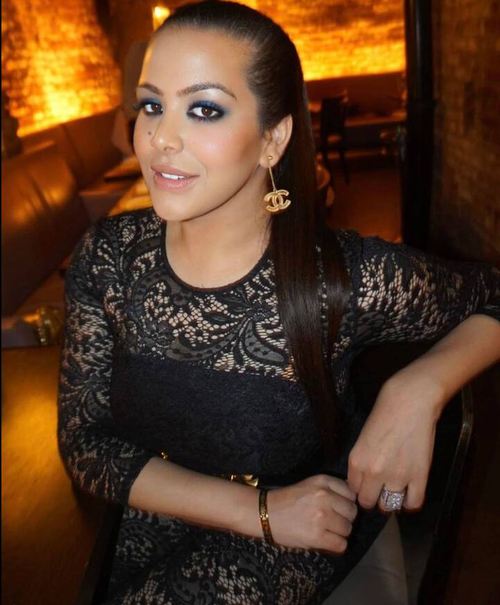 त्रिशाला अब अपने लुक्स से बड़ी सी बड़ी एक्ट्रेसेस को टक्कर दे रही हैं.