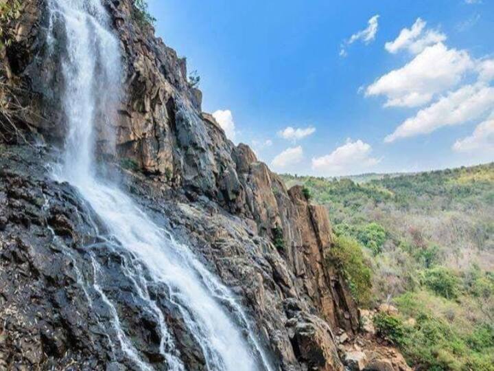 साल 2022 से हांदावाड़ा इलाके में पर्यटकों का आना जाना शुरू हुआ. इसी साल भी अक्टूबर महीने से ही पर्यटक यहां पहुंच रहे है. पर्यटक नाइट कैंप का भी मजा ले रहे हैं.