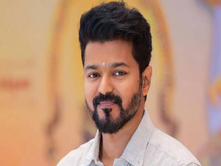 Actor Vijay left tuticorin from chennai to provide welfare assistance in Tirunelveli, tuticorin Actor Vijay: தென் மாவட்டங்களில் மழை வெள்ள பாதிப்பு: தூத்துக்குடி புறப்பட்டார் நடிகர் விஜய்..