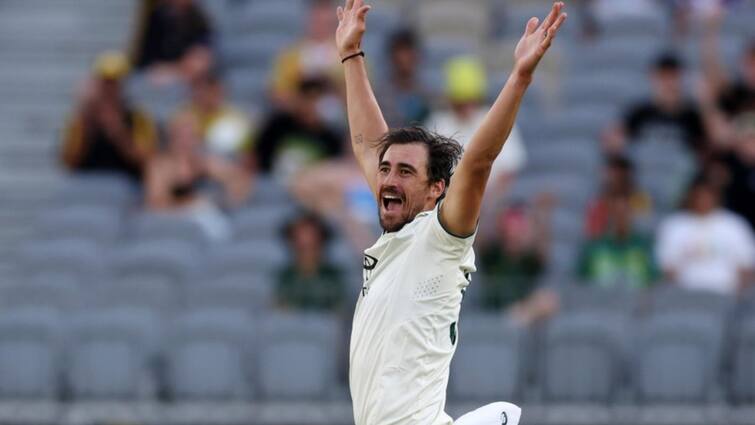 Australian star Mitchell Starc wins hearts with his gesture to young fan Mitchell Starc: মাঠে বল হাতে আগুন ঝরানোর পর মাঠের বাইরে নিজের ব্যবহারেও মন জিতলেন স্টার্ক