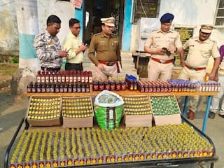 Gondia Crime News : 'थर्टी फर्स्ट'च्या आधीच गोंदिया पोलिसांची मोठी कारवाई; मोठ्या प्रमाणात दारूचा साठा जप्त