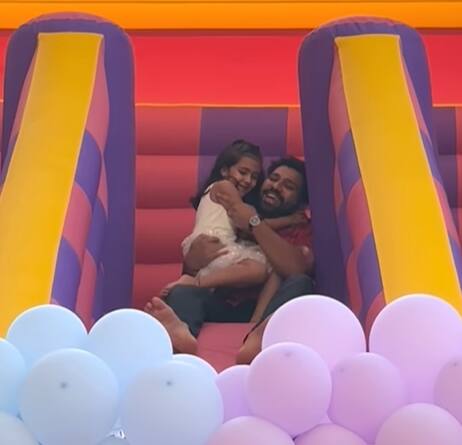 அன்பு மகளுடன் விளையாடி மகிழும் ரோஹித் சர்மா..