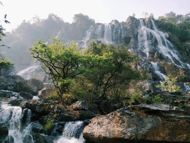 पर्यटकों की सुविधाओं के लिए इस पर्यटन स्थल को और अधिक विकसित करने की जरूरत है, स्थानीय ग्रामीणों ने पर्यटकों के लिए लकड़ियों के पुल का भी निर्माण किया है.