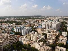 హైదరాబాద్‌లో 30 శాతం ఆదాయం ఇంటి ఈఎంఐకే -  భాగ్యనగరంలో జాగా కొనాలంటే చుక్కలే!