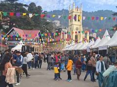 ਵੀਕਐਂਡ 'ਤੇ ਸ਼ਿਮਲਾ 'ਚ ਸੈਲਾਨੀਆਂ ਦੀ ਭਾਰੀ ਭੀੜ, ਨਵੇਂ ਸਾਲ ਦਾ ਜਸ਼ਨ ਮਨਾਉਣ ਆਏ ਹਜ਼ਾਰਾਂ ਸੈਲਾਨੀ