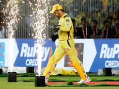 Photos: एमएस धोनी ने फैन को पाकिस्तान जाने की दी सलाह, मिला ऐसा जवाब कि...