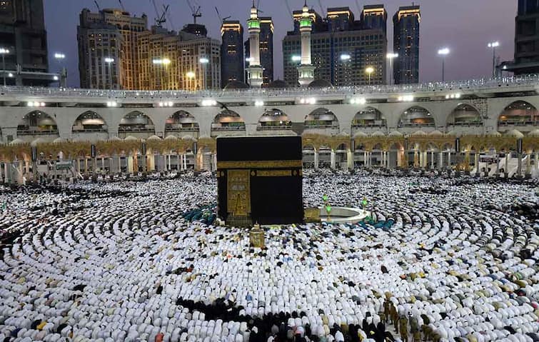 Heat Wave In Mecca people including indians have died due to heat wave Among 600 people died owing to soaring temperatures Heat Wave In Mecca: हज यात्रेला हीट वेवचा तडाखा; आतापर्यंत 90 भारतीय भाविकांचा मृत्यू, आतापर्यंत वेगवेगळ्या देशांतील 550 जण दगावले