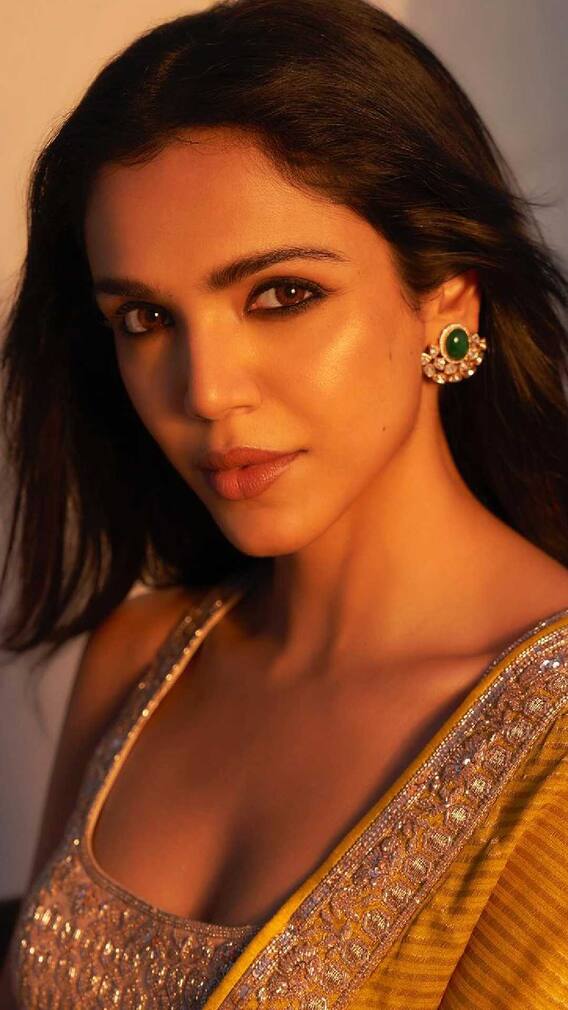 श्रियाच साडीतील सौंदर्य रूप!