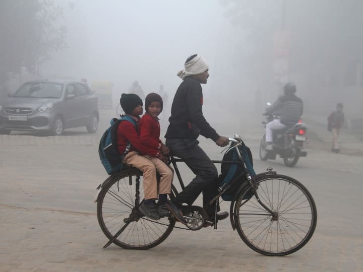 Haryana Punjab Weather Update Today 30 December temperature dropped cold Ambala Gurugram Ludhiana Patiala ka Mausam Weather Update Today: पंजाब में कोहरे को लेकर रेड अलर्ट, हरियाणा में कोल्ड डे की चेतावनी, विजिबिलिटी भी रहेगी कम