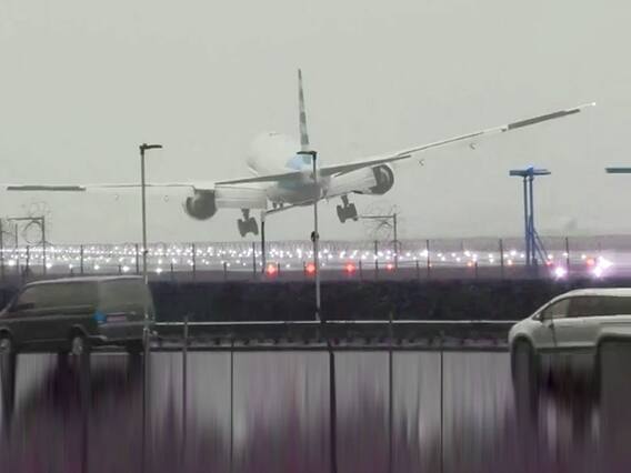 London Heathrow Plane Bumpy Landing : ల్యాండ్ అయ్యే టైమ్ లో ఊగిపోయిన విమానం | ABP Desam