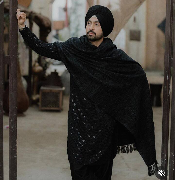 ਅਨਮੋਲ ਕਵਾਤਰਾ, ਪਰਮੀਸ਼ ਵਰਮਾ, ਸੋਨਮ ਬਾਜਵਾ ਸਭ ਨੇ ਫੈਨਜ਼ ਨੂੰ ਐਡਵਾਂਸ ਵਿੱਚ ਨਵੇਂ ਸਾਲ ਦੀਆਂ ਵਧਾਈਆਂ ਦੇਣਾ ਸ਼ੁਰੂ ਕਰ ਦਿੱਤਾ ਹੈ। ਇਸ ਲੜੀ 'ਚ ਪੰਜਾਬੀ ਸਿੰਗਰ ਤੇ ਗਲੋਬਲ ਆਈਕਨ ਦਿਲਜੀਤ ਦੋਸਾਂਝ ਦਾ ਨਾਮ ਵੀ ਸ਼ਾਮਲ ਹੋ ਗਿਆ ਹੈ।