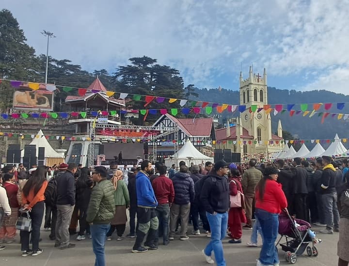 Happy New Year 2024 Shimla Tourism Crowd Increases in Himachal Pradesh During Winter Holidays ANN New Year 2024: पहाड़ों पर नए साल का जश्न मनाने का क्रेज, हिमाचल प्रदेश में न्यू ईयर ईव पर जुटेंगे लाखों लोग