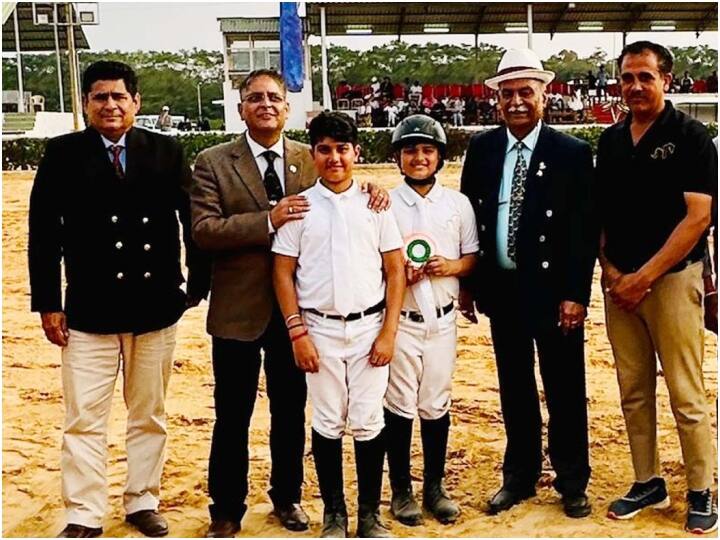 Brothers Yashvardhan and Harshvardhan Singh Gulia won medals in horse riding championship ann Gurugram: जूनियर हॉर्स राइडिंग चैम्पियनशिप में गुरुग्राम के भाइयों की जोड़ी ने दिखाया कमाल, अब तक जीते हैं कई मेडल