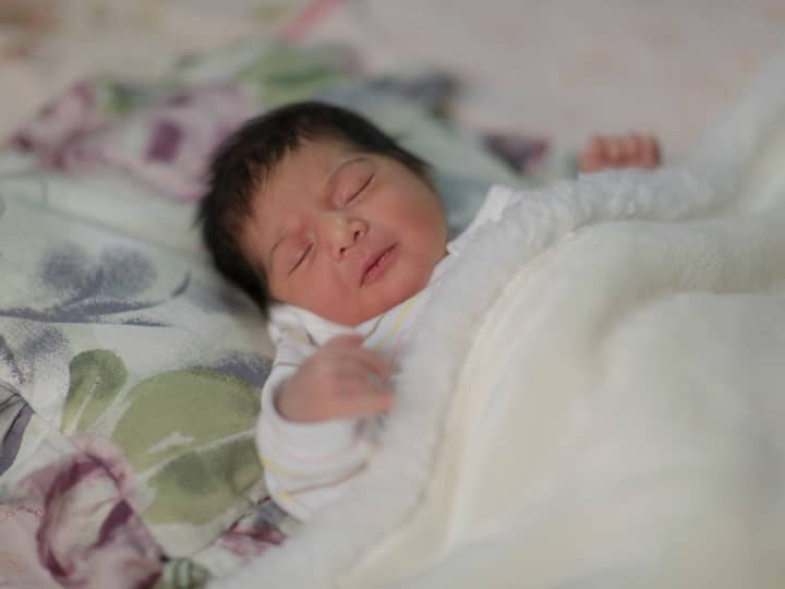 हालांकि, उनका मानना है कि भविष्य में विकसित तकनीकें शायद सूक्ष्म गुरुत्व की वजह से पैदा होने वाली समस्याओं से उबरने में मदद कर सकें. दरअसल, गुरुत्व गर्भ के विकास में एक बहुत ही बड़ी भूमिका निभाता है.