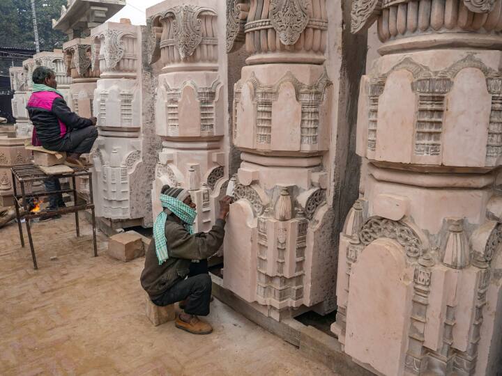 राम जन्मभूमि न्यास कार्यशाला में कलाकार दिन-रात मेहनत कर रहे हैं.