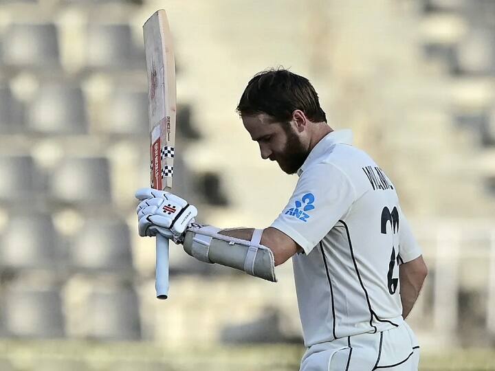 न्यूजीलैंड के दिग्गज बल्लेबाज केन विलियमसन यहां दूसरे नंबर पर हैं. विलियमसन ने इस साल अपनी एक पारी में 215 रन जड़े. इस कीवी बल्लेबाज ने साल 2023 में 14 इंटरनेशनल मैच खेले और 1115 रन बनाए.