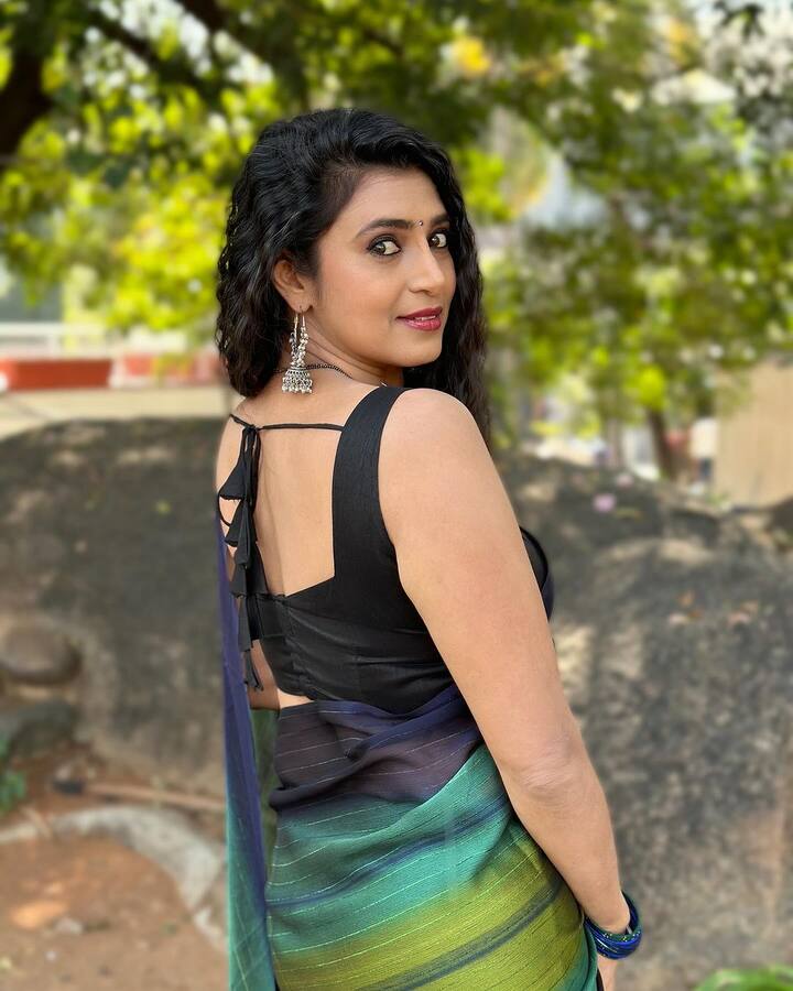 తెలుగులో 'నిప్పురవ్వ',' అన్నమయ్య' సహా పలు సినిమాల్లో నటించింది. భారతీయుడులో కమల్ కి జోడీగా మెప్పించింది.