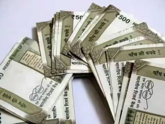 આ ઉપરાંત તેમાં રોકાયેલા પૈસા પણ સંપૂર્ણપણે સુરક્ષિત છે. આ યોજનામાં રોકાણ કરવાથી, તમારા પૈસા 124 મહિનામાં (10 વર્ષ અને 4 મહિના) બમણા થઈ જશે. તમને આ યોજના વિશેની તમામ વિગતો અહીં મળશે. તાજેતરમાં સરકારે નાની બચત યોજનાઓ પર વ્યાજ દરોની જાહેરાત કરી છે અને કિસાન વિકાસ પત્ર પર 6.9 ટકા વ્યાજ મળી રહ્યું છે.