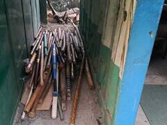 घूमने नहीं, 'जंग' लड़ने पहुंच रहे शिमला में पर्यटक! चेकिंग के दौरान अब तक सैकड़ों डंडे और रॉड जब्त