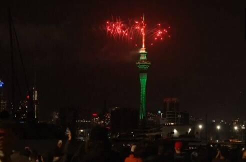 New Years celebrations in New Zealand Happy New Year 2024 : સૌથી પહેલા ન્યૂઝીલેન્ડમાં નવા વર્ષનો જશ્ન, ભવ્ય આતશબાજી સાથે કર્યું સ્વાગત