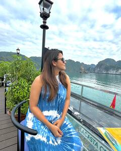 Aparna Das Photos : வியட்நாமில் வருடப்பிறப்பை கொண்டாட ரெடியான நடிகை அபர்ணா தாஸ்..!