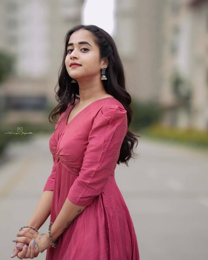 నాని యాంకర్గా చేసిన బిగ్బాస్ 2 సీజన్లో కంటెస్టెంట్గా వెళ్లింది. ఆ హౌజ్లో ఉన్నప్పుడు పలు కాంట్రవర్సీల్లో దీప్తి మునిగిపోయింది.