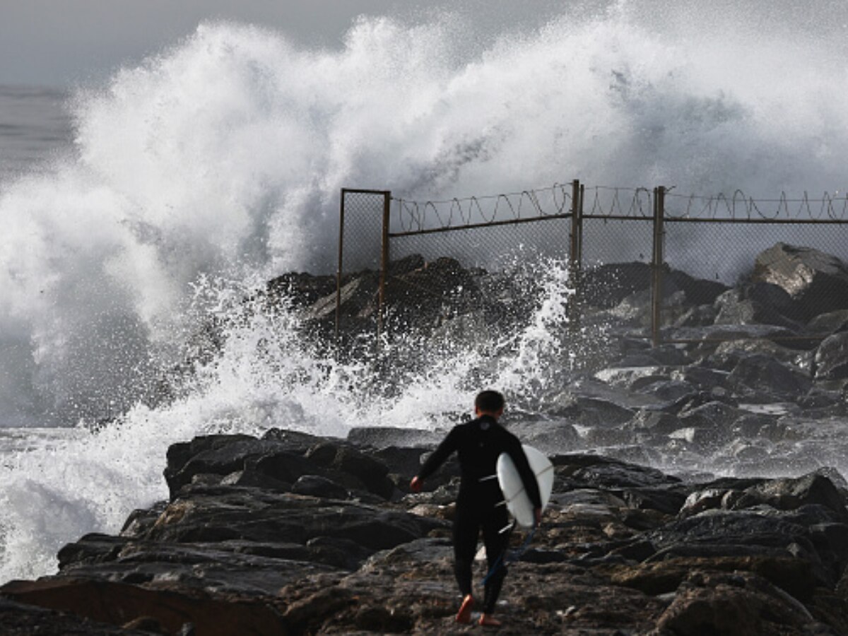 Californian Waves Massive Waves Crash Ashore Coastline Force ...