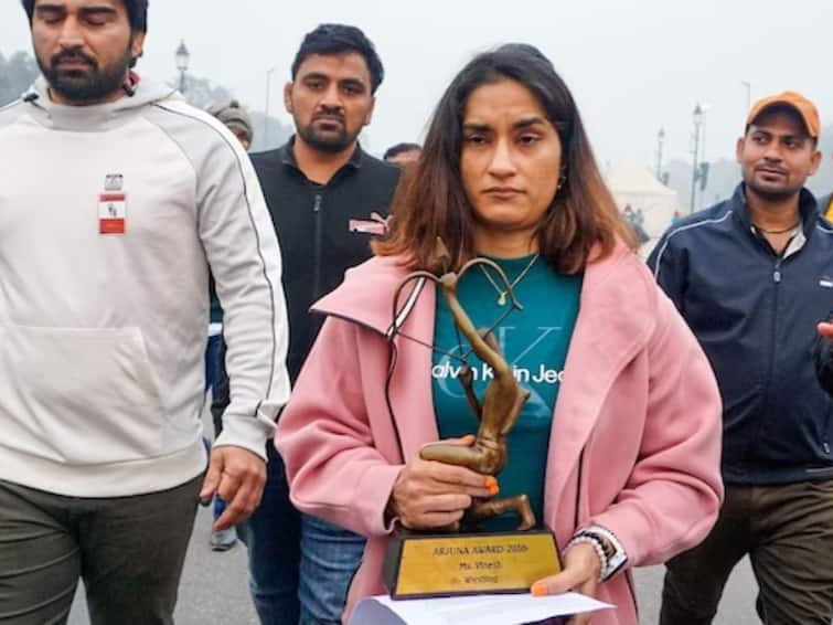 Rahul Gandhi reacts on Vinesh Phogat returning awards Rahul Gandhi: రెజ్లర్ల నిరసనలపై స్పందించిన రాహుల్‌,ఆత్మాభిమానమే మొదటి ప్రాధాన్యం