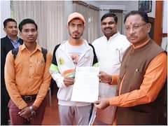 'उलटे पांव' भारत यात्रा पर निकले मेहुल लखानी ने CM साय से की मुलाकात, बनाना चाहते हैं वर्ल्ड रिकॉर्ड