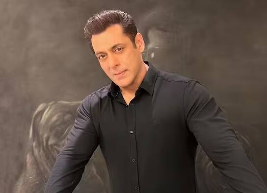 सलमान खान ने आगे कहा, 'कैम्पा कोला के लिए 750 रुपये मिले थे फिर 1500 रुपये और काफी समय तक इतना ही मिला. फिर मैंने प्यार के लिए मुझे 31000 हजार की फीस मिली, जो बढ़कर 75000 रुपये हुई.'