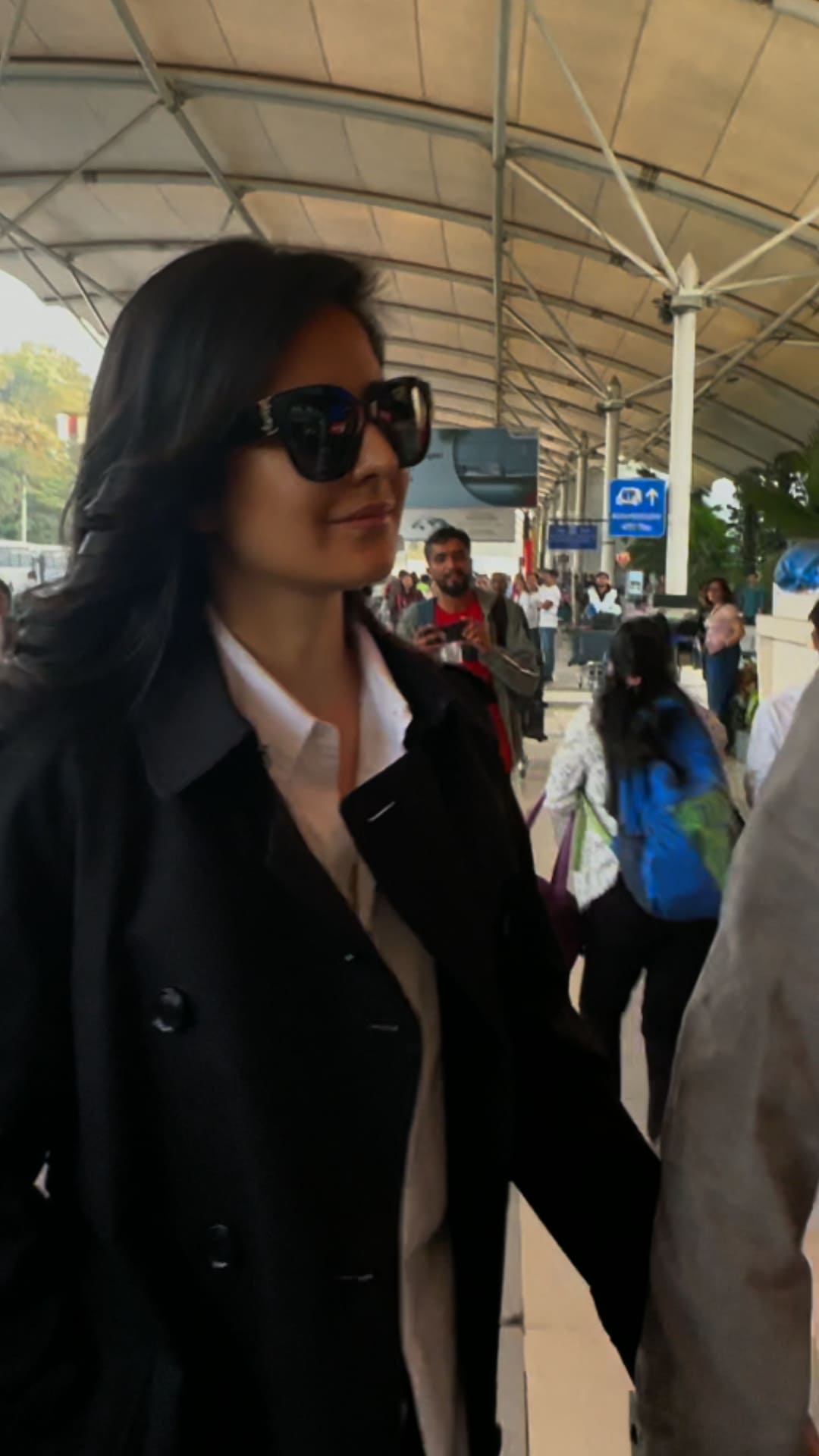 Katrina Kaif and Isabelle Kaif clicked by paparazzi at the airport. See pics