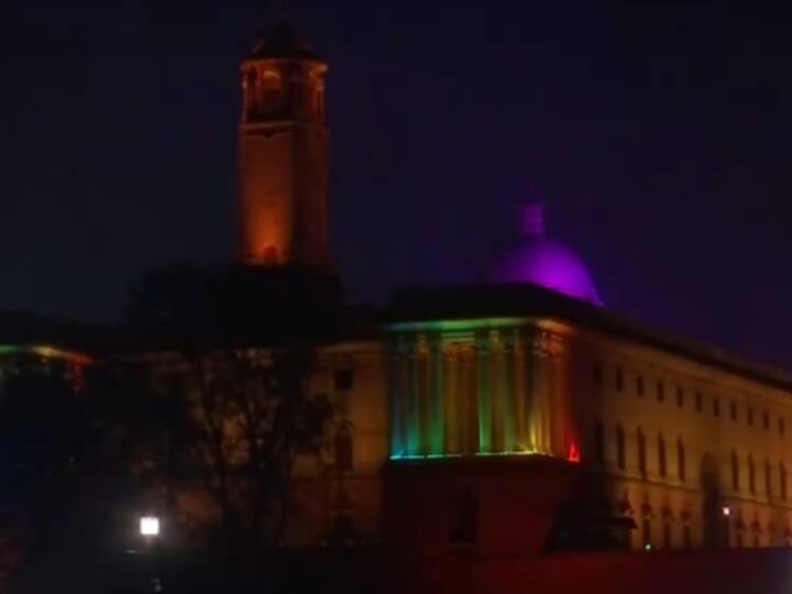 Meanwhile, security beefed up in the National Capital on New Year's eve. (Image Source: ANI)