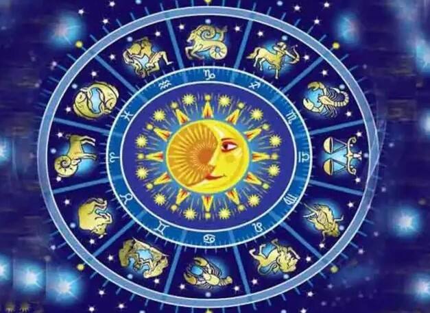 સૂર્ય ગોચર 2024 - 15 જાન્યુઆરી, 2024 ના રોજ, સૂર્ય સવારે 02.54 વાગ્યે મકર રાશિમાં પ્રવેશ કરશે. આ દિવસે મકરસંક્રાંતિની પણ ઉજવણી કરવામાં આવશે.