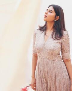 Kalyani Priyadarshan Photos : செப்பு சிலை போல் அழகாக இருக்கும் நடிகை கல்யாணி பிரியதர்ஷனின் புகைப்படங்கள்..!